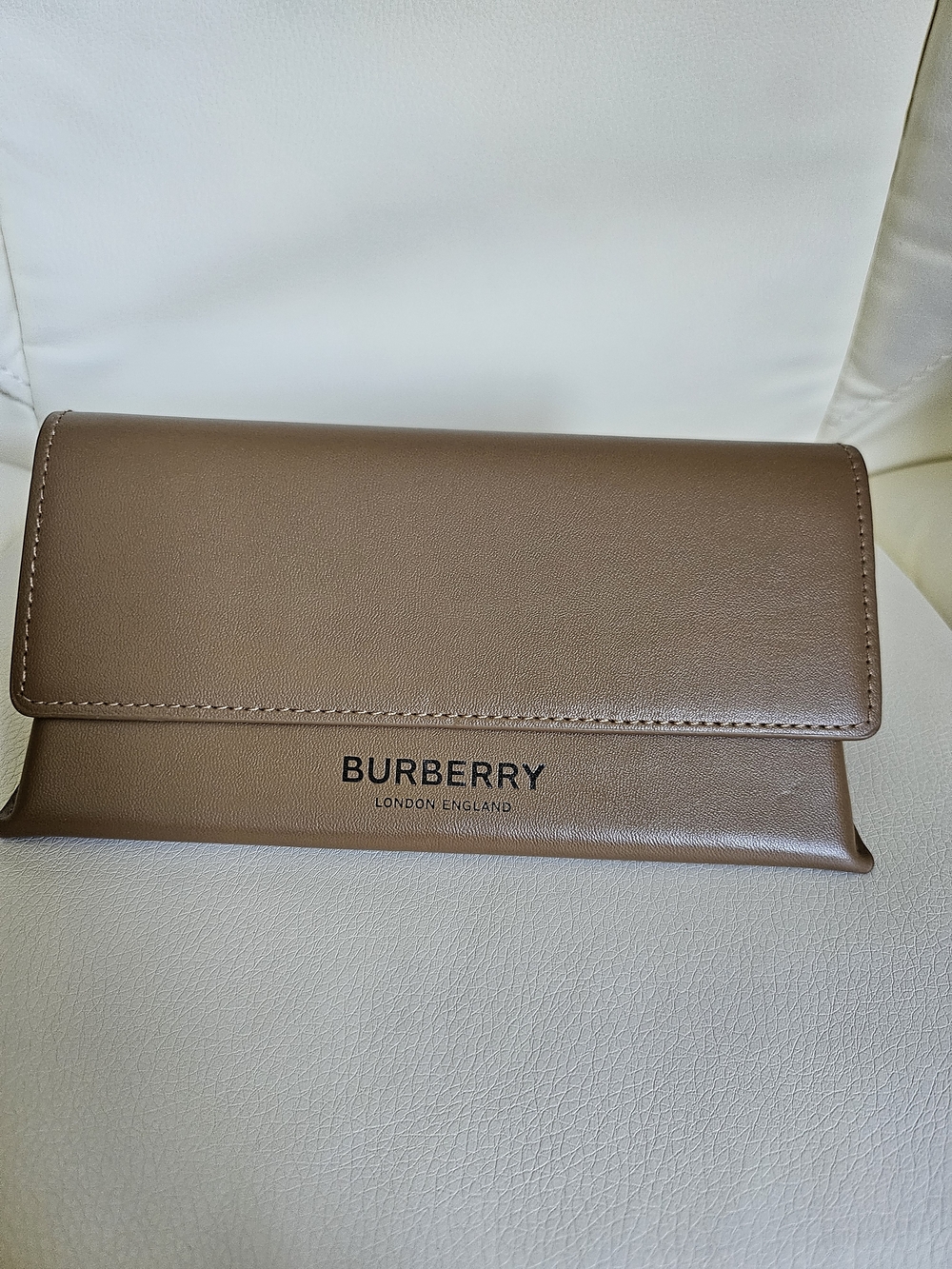 BURBERRY Camel Brown Soft Faux Leather Eyeglasses Sunglasses Magnetic Case